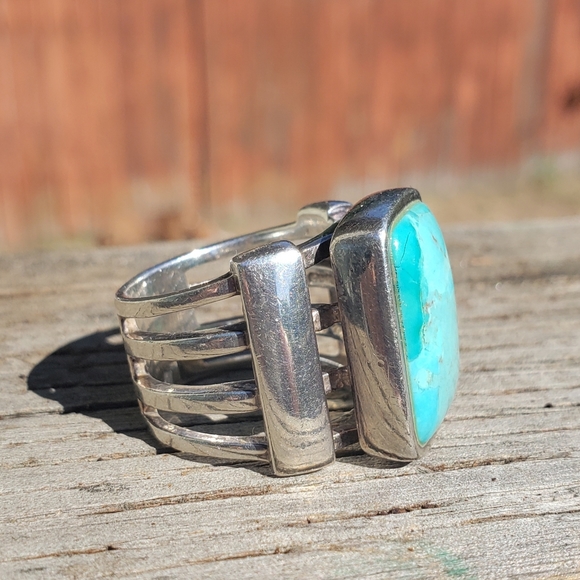 RESERVED Turquoise Heavy Sterling Silver Signed Ring Sz 8. 18 Grams - Picture 8 of 9